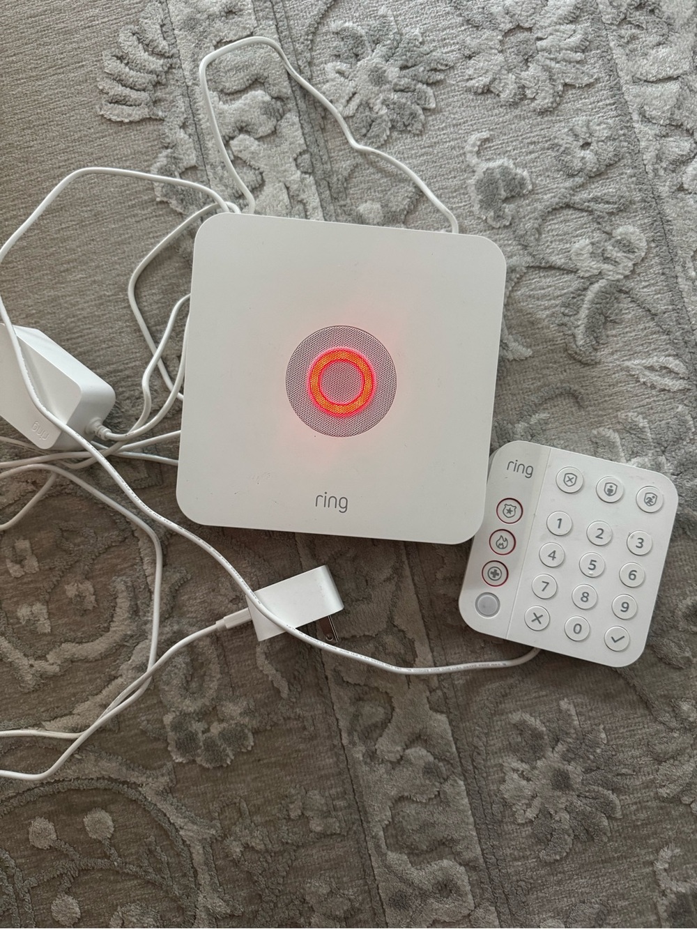 Ring Alarm Base Station
4HB1U9-0ENO And Keypad 5AT2S7
